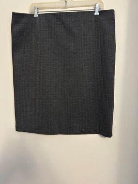 Loft pull on print skirt  new with tags polyester/nylon.rayon size XL new w/tag